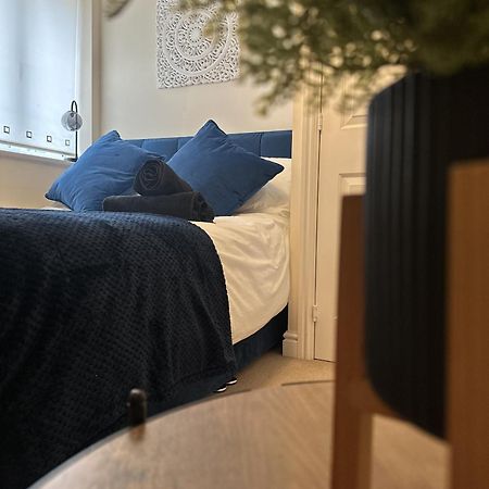 2 Bdr City Centre Apartment With Parking 카디프 외부 사진
