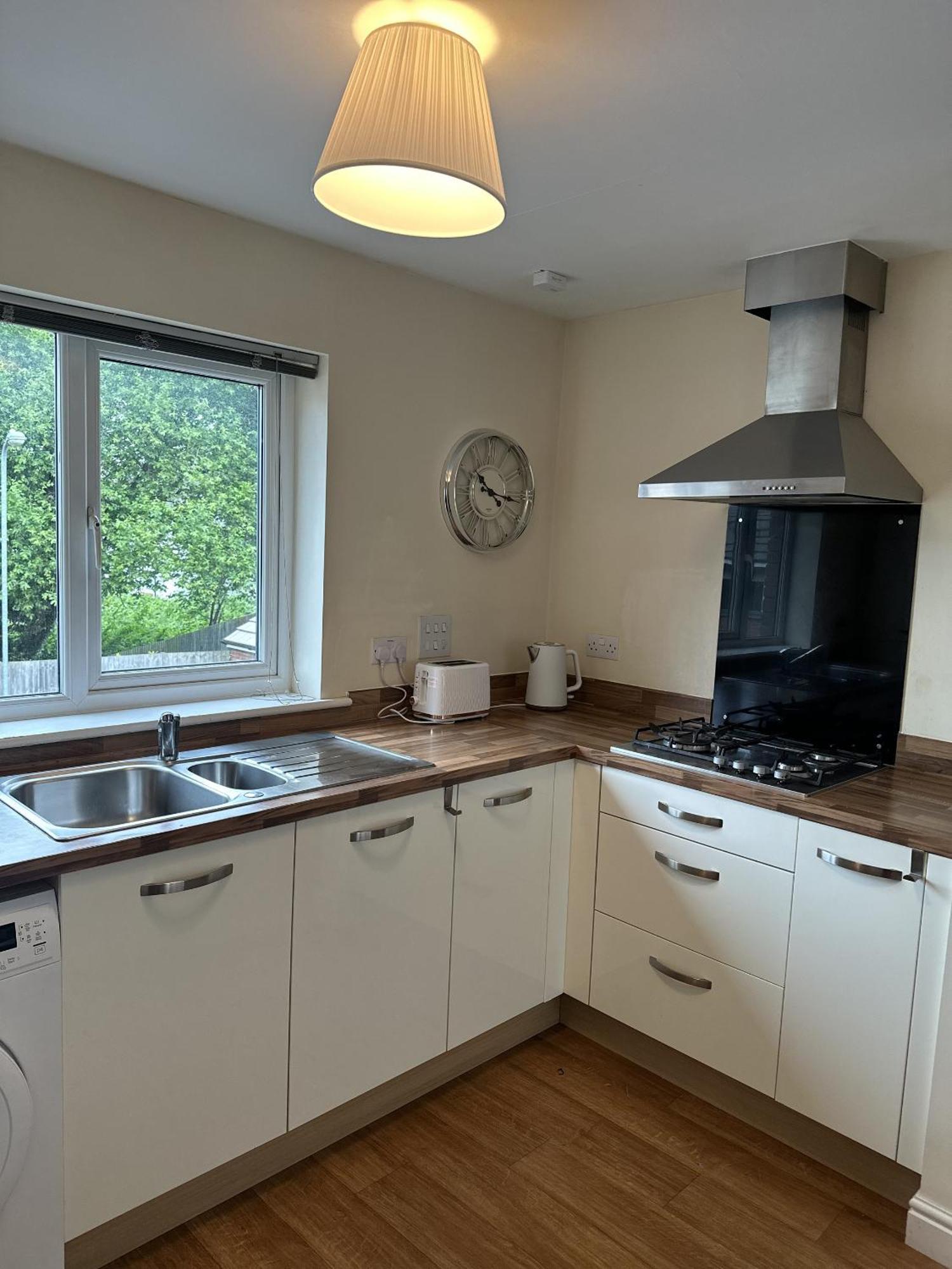 2 Bdr City Centre Apartment With Parking 카디프 외부 사진