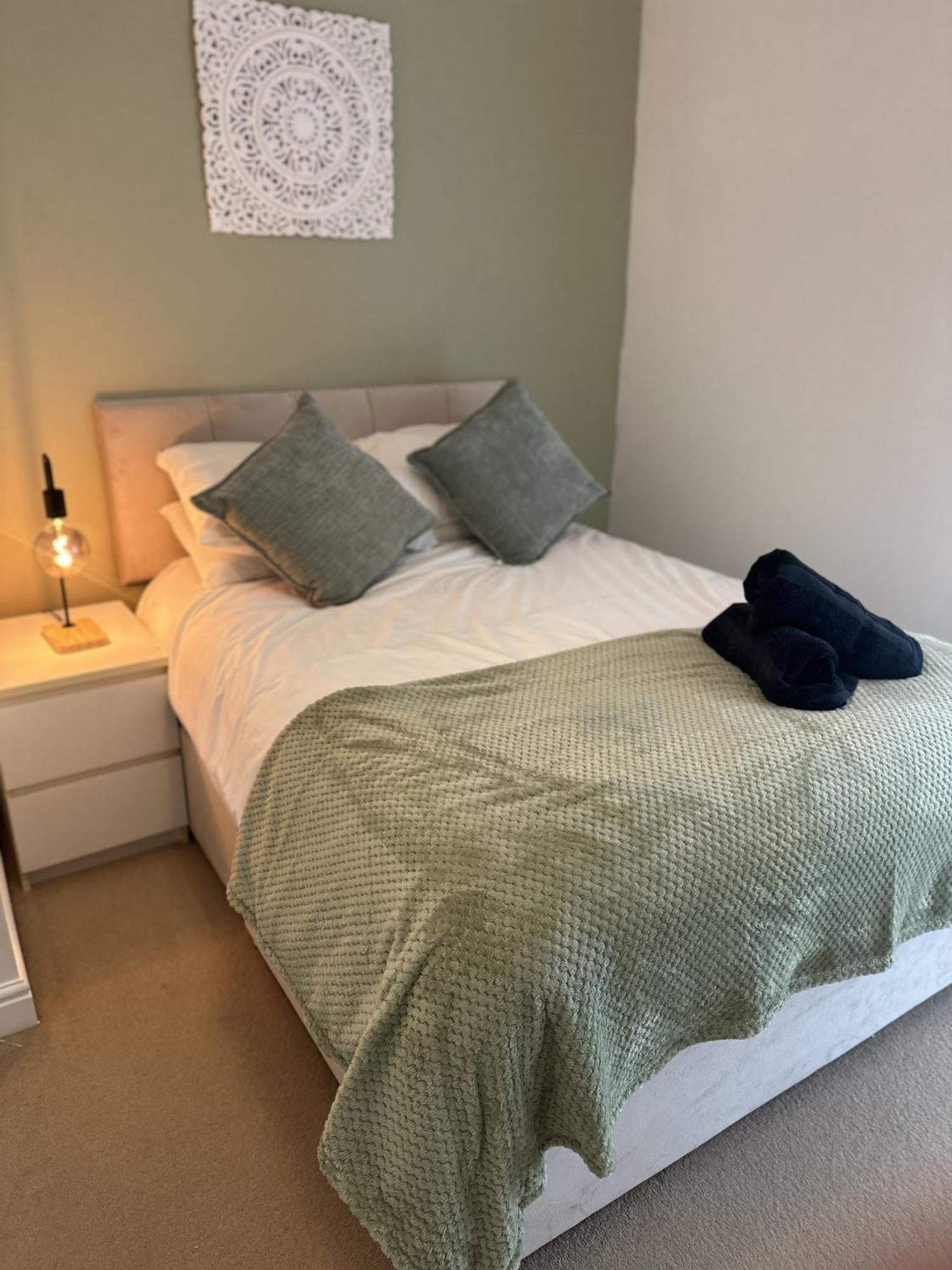 2 Bdr City Centre Apartment With Parking 카디프 외부 사진