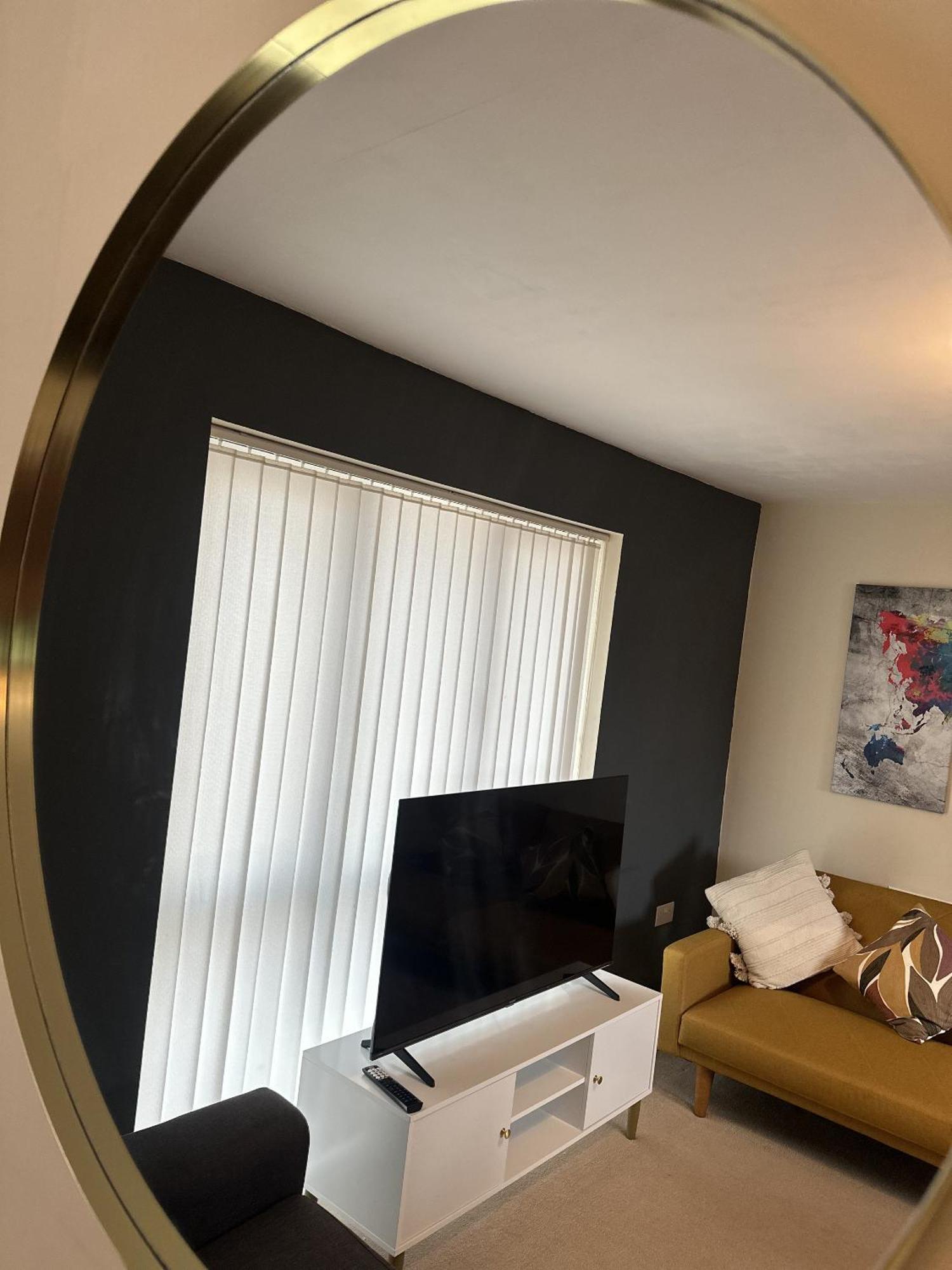 2 Bdr City Centre Apartment With Parking 카디프 외부 사진